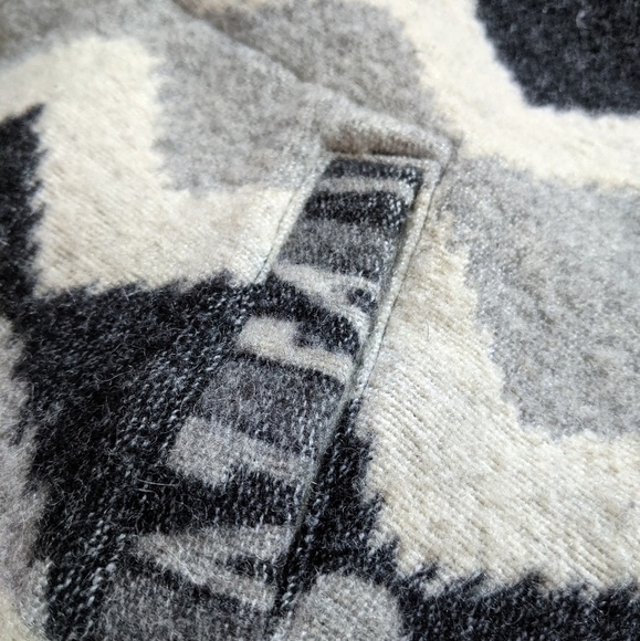 Woolrich Sweater x American Eagle - Picture 3 of 8